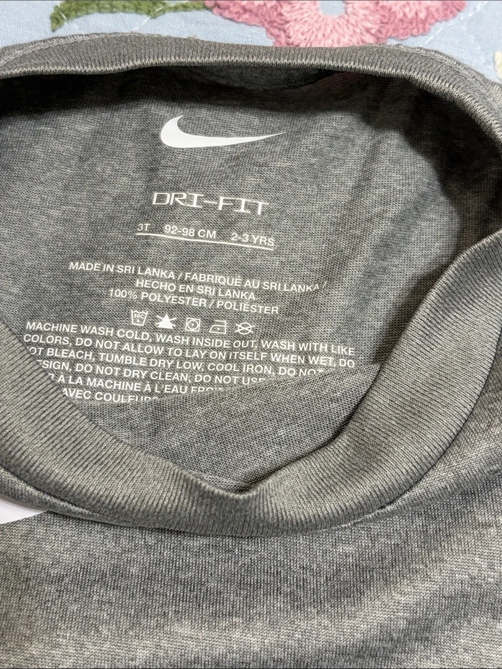 Nike Dri-Fit Pullover SS TShirt Grey & White PreOwned Size 3T